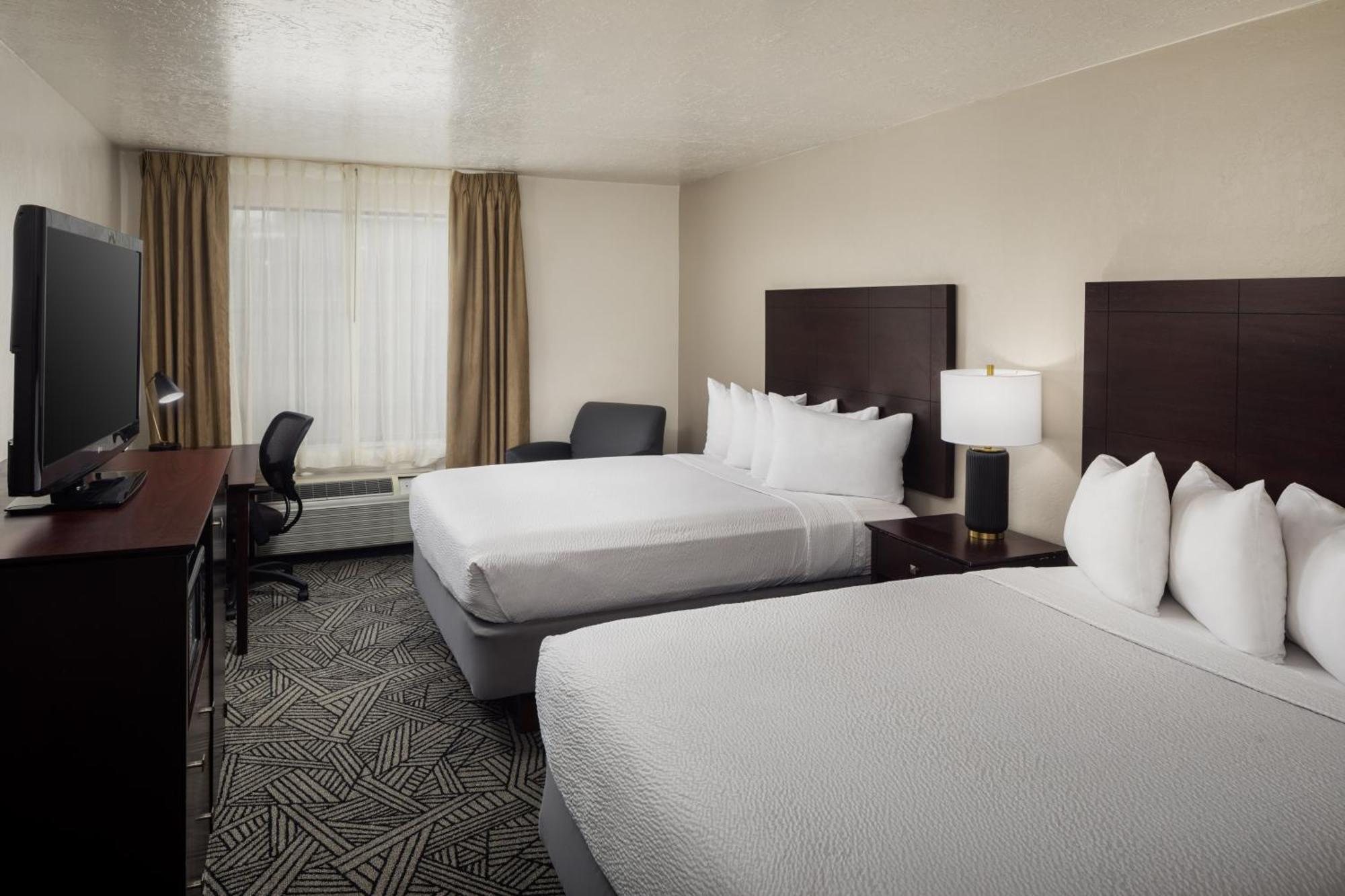 Wyndham Tucson Airport Hotel & Conference Center Exterior photo